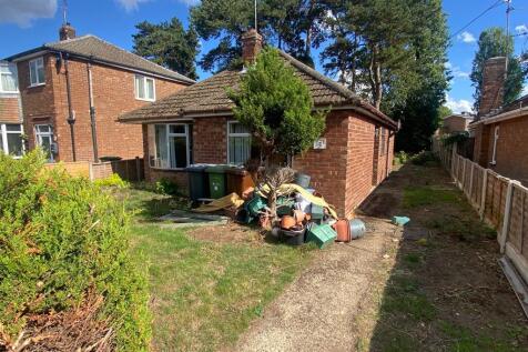 2 bedroom detached bungalow for sale