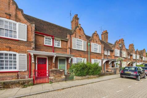 The Causeway, Halstead, CO9 3 bed terraced house for sale