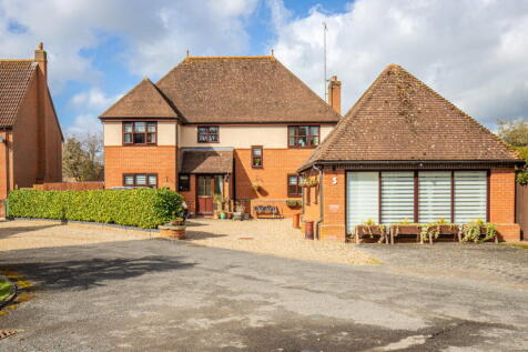 Priory Wood, Castle Hedingham... 5 bed detached house for sale