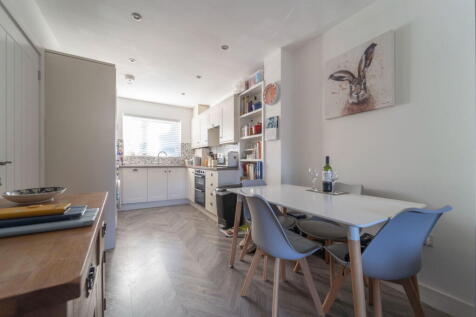 Avenue Road, Christchurch BH23 3 bed terraced house for sale