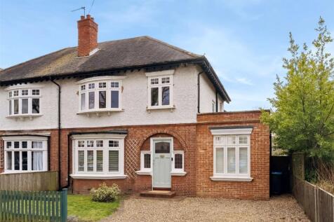 4 bedroom semi-detached house for sale