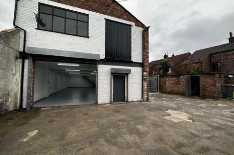 Detached house for sale