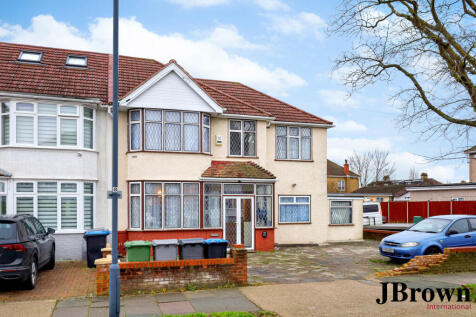 5 bedroom end of terrace house for sale