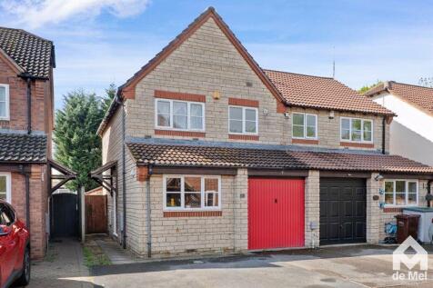 3 bedroom semi-detached house for sale
