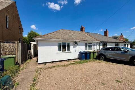 2 bedroom semi-detached bungalow for sale