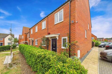 Shreeve Road, Blofield, Norwich 3 bed end of terrace house for sale