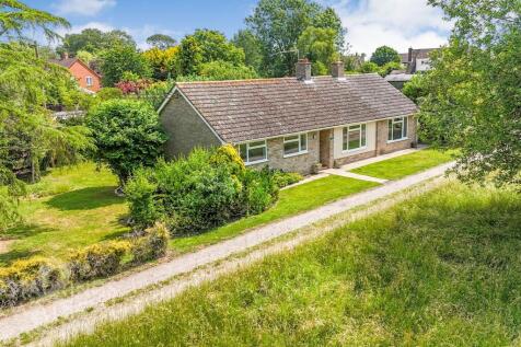 4 bedroom detached bungalow for sale