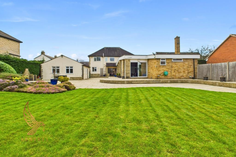 Field Lane, Wakefield WF2 4 bed detached house for sale