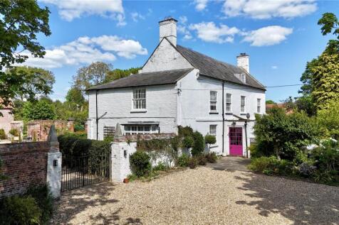 6 bedroom detached house for sale