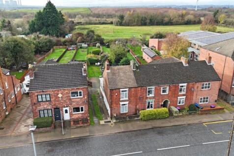 2 bedroom end of terrace house for sale