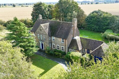 6 bedroom detached house for sale