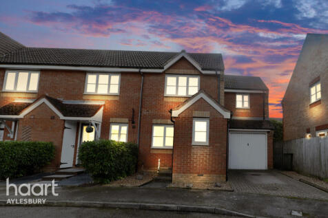 Hinds Way, Aylesbury 3 bed end of terrace house for sale