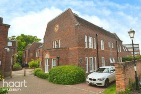 Oxford Road, Aylesbury 2 bed apartment for sale