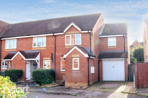 Hinds Way, Aylesbury 3 bed end of terrace house for sale