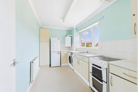 Violet Way, Yaxley, PE7 2 bed maisonette for sale