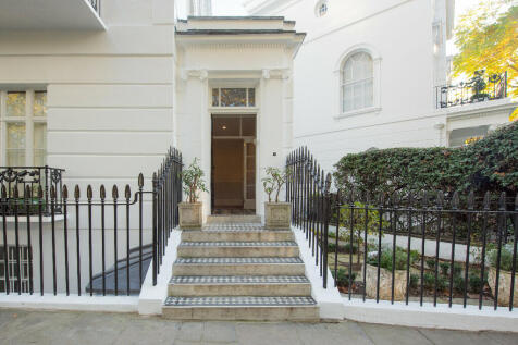 6 bedroom semi-detached house for sale