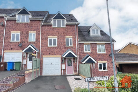 3 bedroom town house for sale