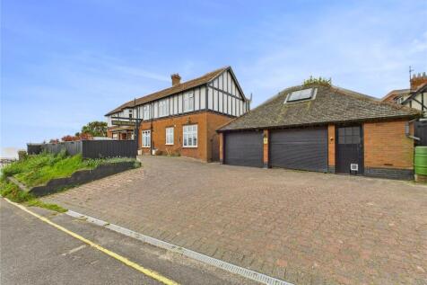 Brook Lane, Felixstowe, Suffolk, IP11 5 bed detached house for sale