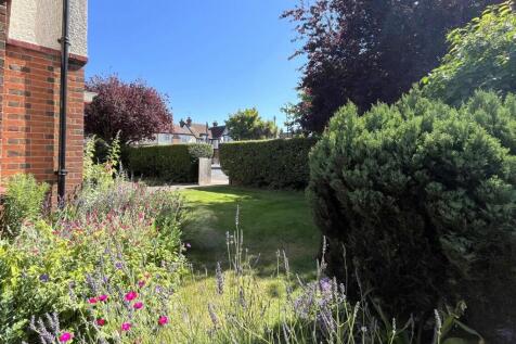 Princes Road, Felixstowe, Suffolk, IP11 4 bed detached house for sale