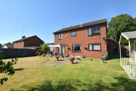 Grange Road, Felixstowe, Suffolk, IP11 4 bed detached house for sale