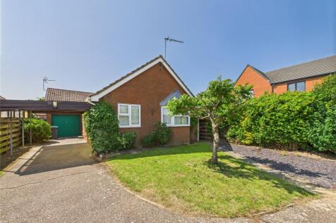 Brinkley Way, Felixstowe, Suffolk, IP11 3 bed bungalow for sale