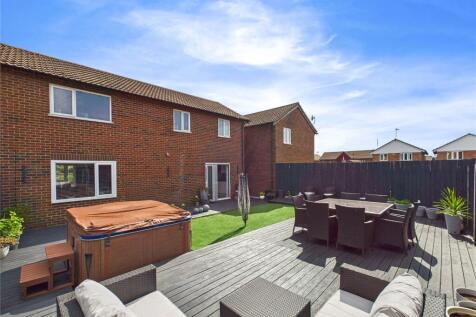 Westleton Way, Felixstowe, Suffolk, IP11 4 bed detached house for sale