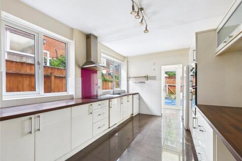 Langer Road, Felixstowe, Suffolk, IP11 4 bed terraced house for sale