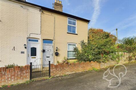2 bedroom semi-detached house for sale
