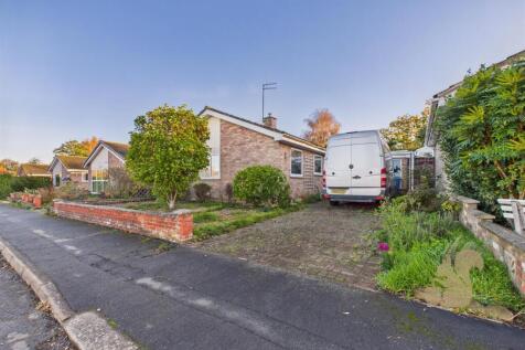 Stanway Close, Glemsford 2 bed detached bungalow for sale