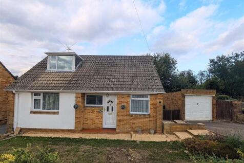 Whalesmead Close, Bishopstoke 3 bed detached bungalow for sale