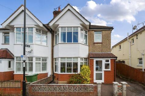 Vinery Gardens, Southampton 3 bed semi