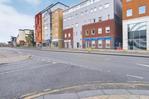High Street, Slough SL1 1 bed apartment for sale