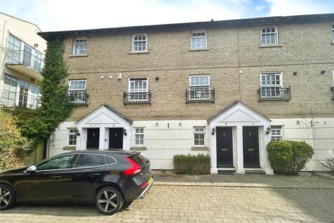 4 bedroom terraced house for sale