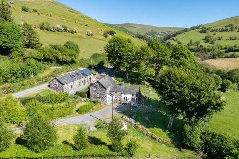 Cynllwyd Uchaf, Bala, LL23 4 bed barn conversion for sale