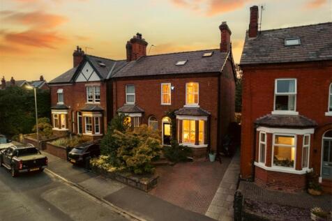 2 bedroom semi-detached house for sale
