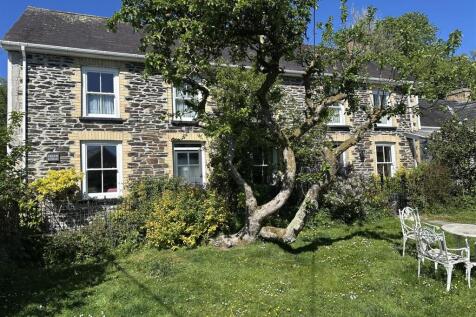 Castle Road, Pencader 3 bed detached house for sale