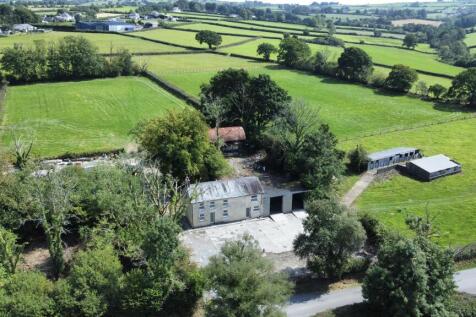 Dolgran, Pencader 2 bed property with land for sale