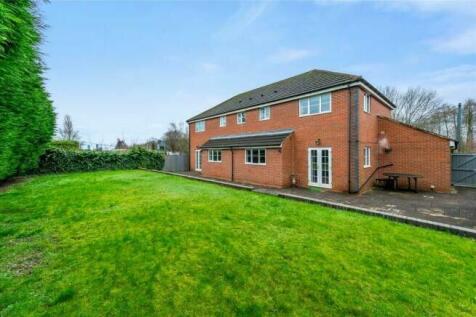 5 bedroom detached house for sale