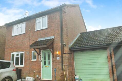 3 bedroom link detached house for sale