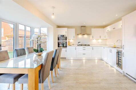 Cranwell Crescent, Eaton Leys MK17 4 bed detached house for sale