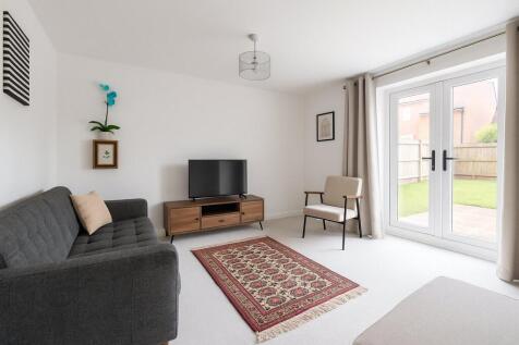 Gorregan Avenue, Bletchley MK3 3 bed semi