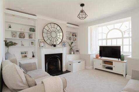 Ansell Road, Dorking 2 bed terraced house for sale