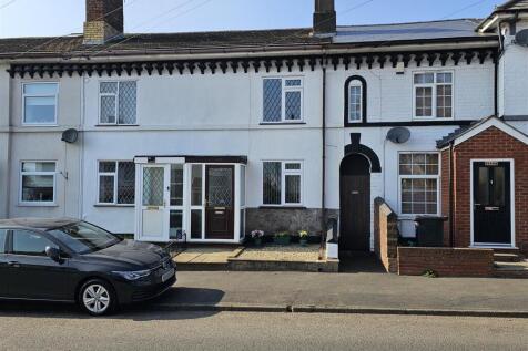High Street, Wollaston 2 bed terraced house for sale