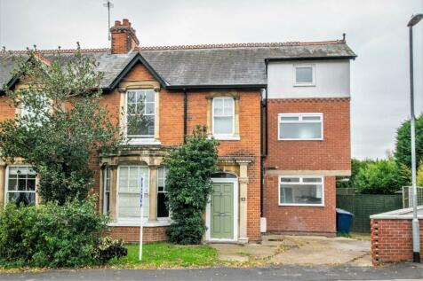 5 bedroom semi-detached house for sale