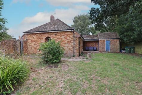 2 bedroom semi-detached bungalow for sale