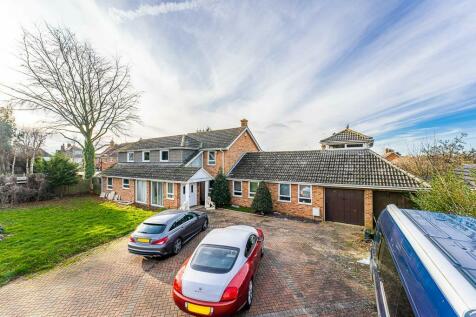 5 bedroom detached house for sale