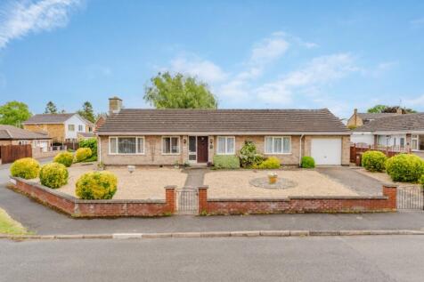 3 bedroom detached bungalow for sale
