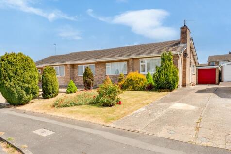2 bedroom semi-detached bungalow for sale