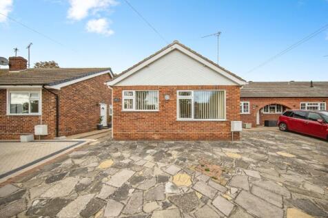 2 bedroom detached bungalow for sale