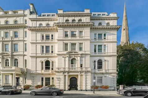 3 bedroom flat for sale
